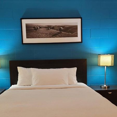 Roadking Inns Motel Калґарі Екстер'єр фото