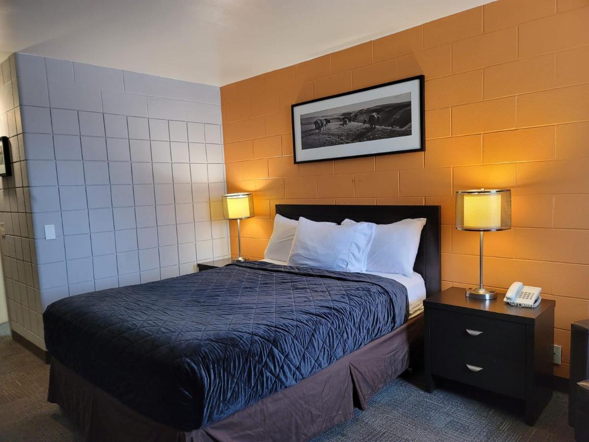 Roadking Inns Motel Калґарі Екстер'єр фото